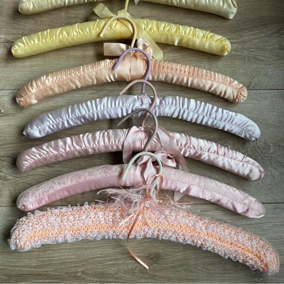 Vintage satin padded hanger lot 19 pieces variety of colours - Picture 2 of 6
